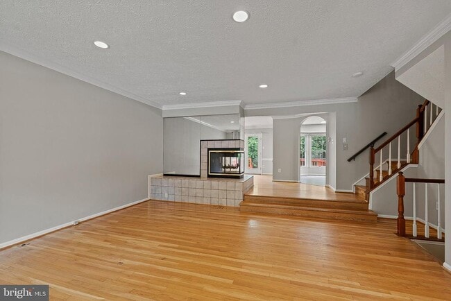 Building Photo - 7 Willwood Ct