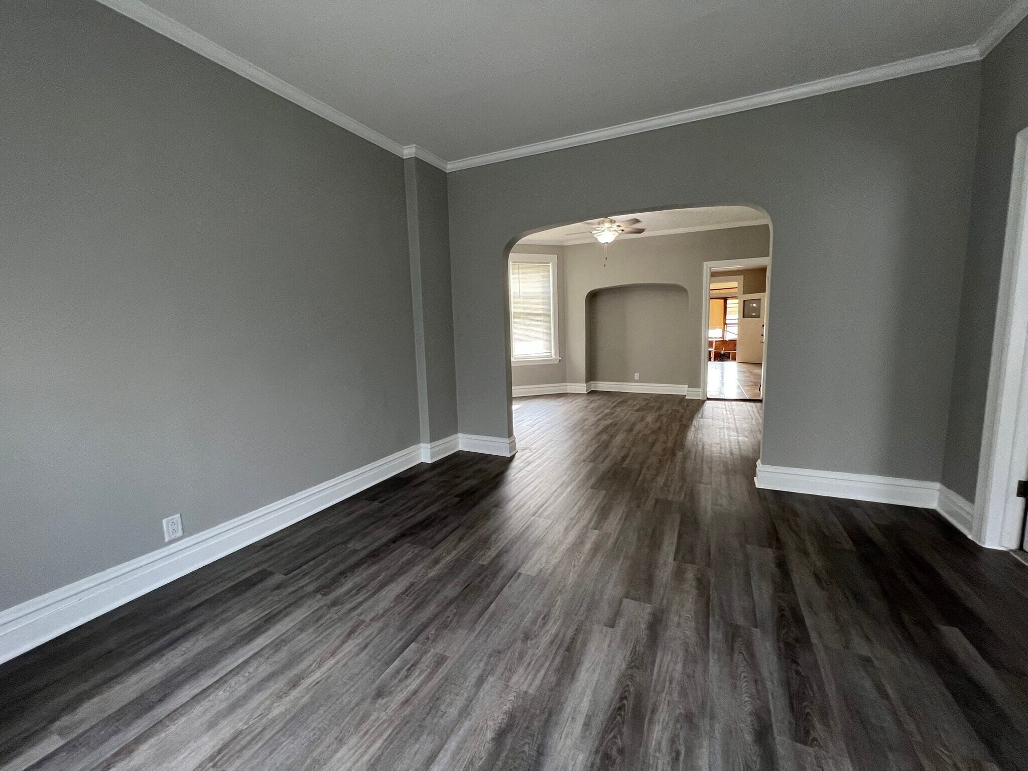 Building Photo - 4718 N Laramie Ave