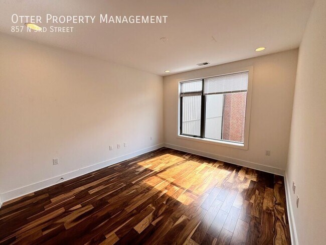 Building Photo - 857 N 3rd St