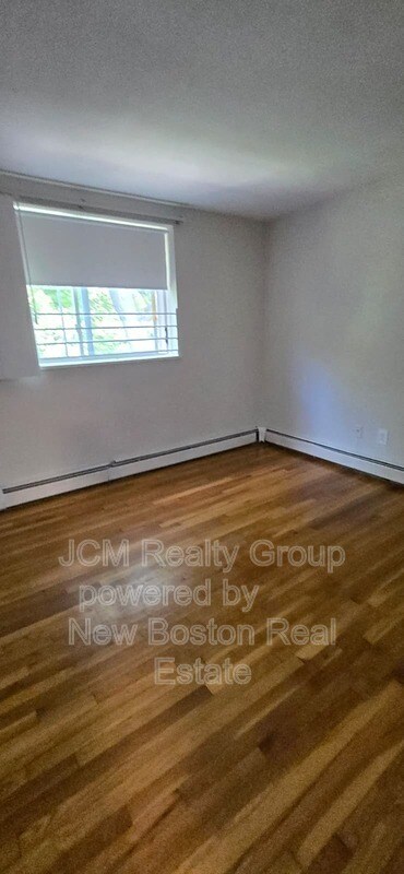 Building Photo - 572 Cummins Hwy