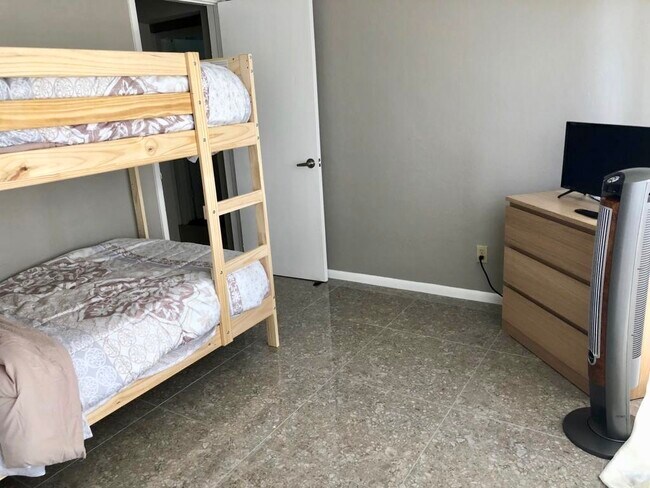 Building Photo - 2164 NE 27th Dr