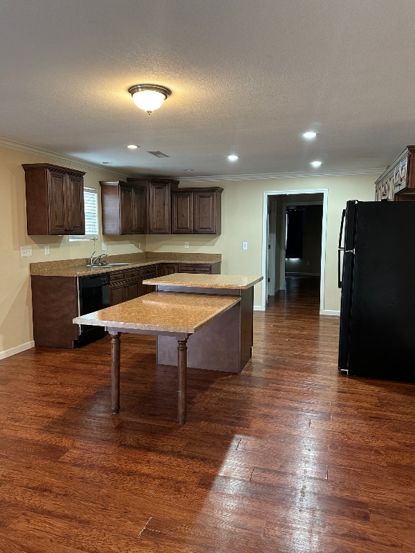 Building Photo - 102 Short Ave