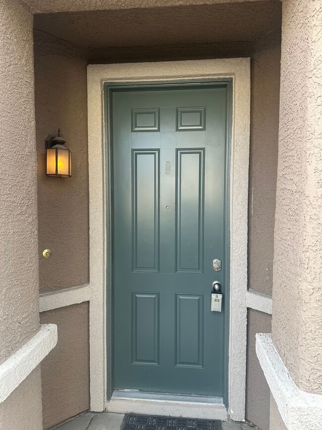 Building Photo - Henderson!!! Community: Cadence!! 4 Bedrooms!!! Bed & Full bath downstairs!! Loft/computer area u...