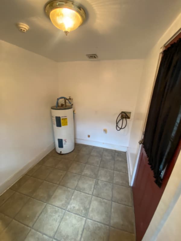 Building Photo - 807 S Cypress St