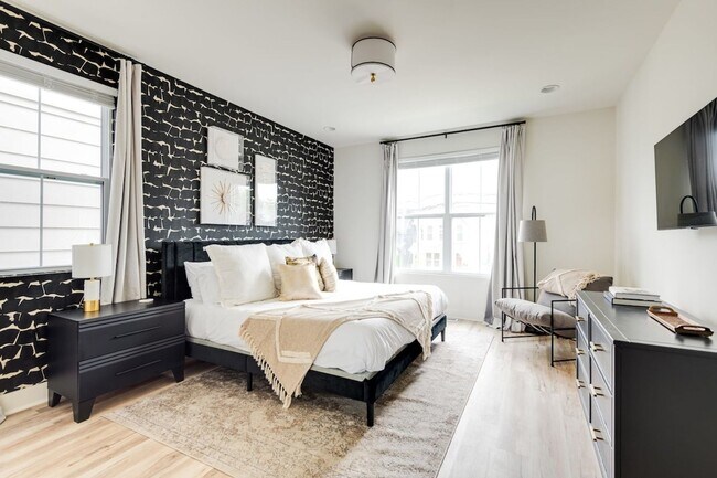 Building Photo - Fully Furnished - Designer Home (Flexible Lease Options)