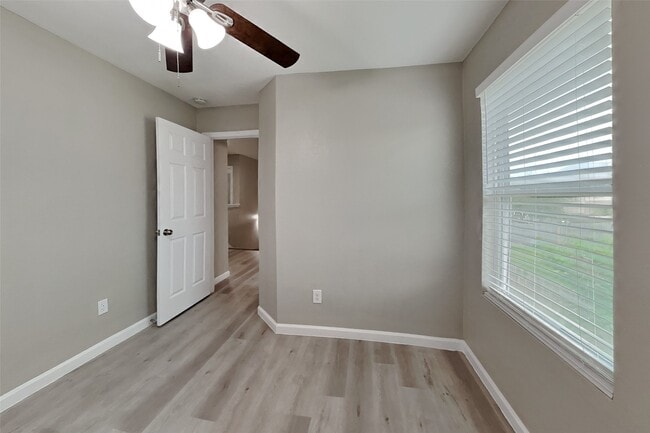 Building Photo - 16778 N Thrasher Dr