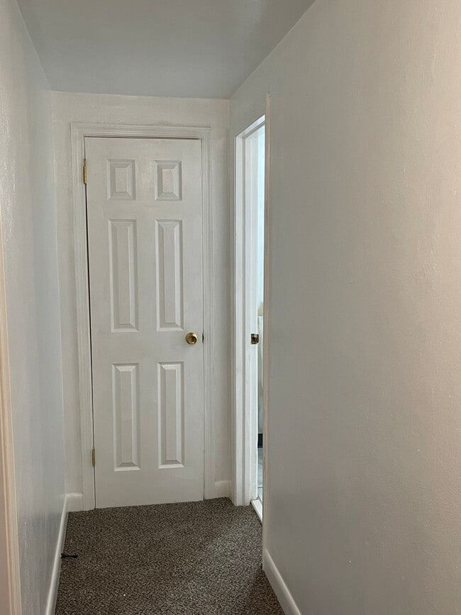 Building Photo - Coleman Place 3-bedroom, 2-bath Condo