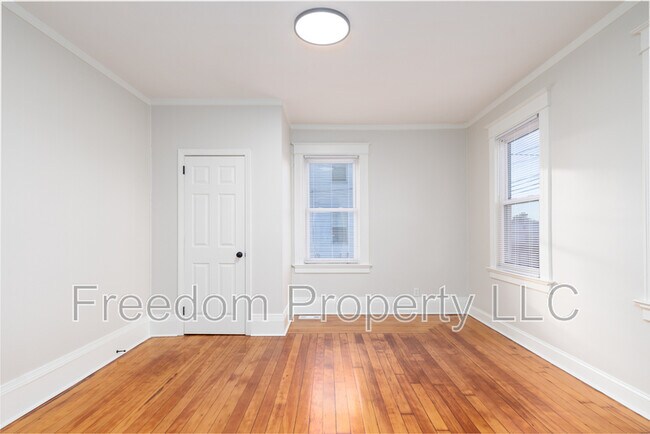 Building Photo - 120 Whiting St