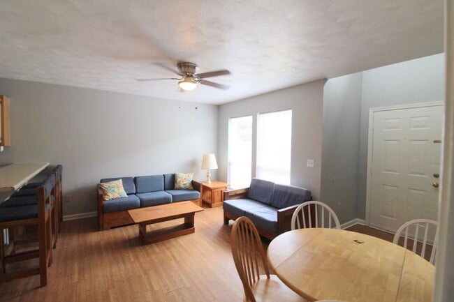 Building Photo - 1470 Devon Ln