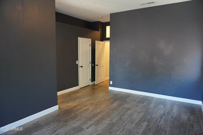 Building Photo - 254 N Stanley Pl
