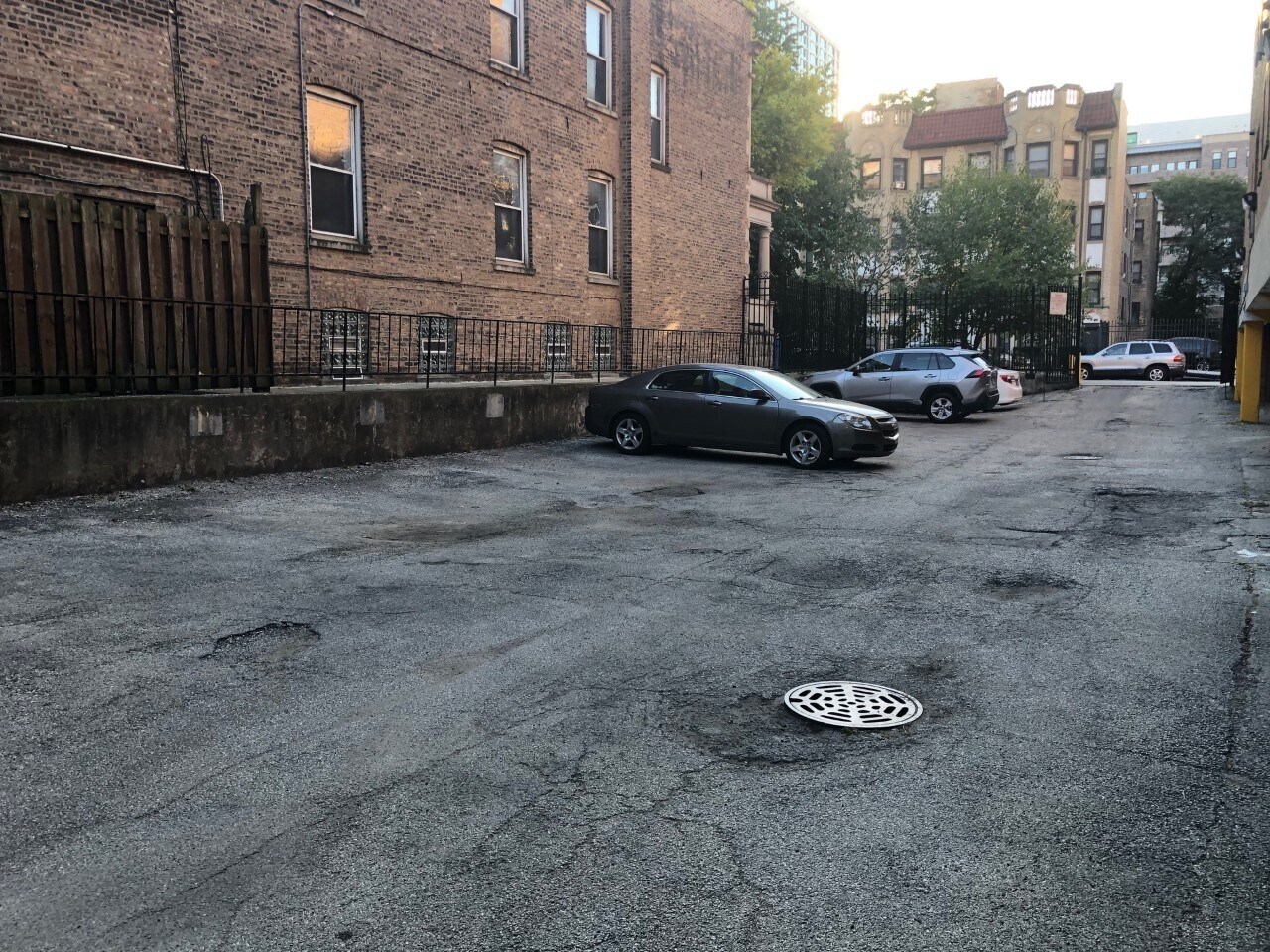 Building Photo - 3815 N Pine Grove Ave