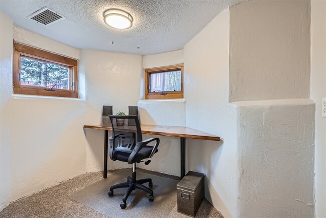 Building Photo - 695 Ash St.