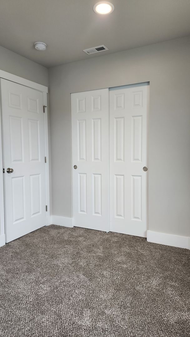 Building Photo - 3 Bedroom, 2.5 Bathroom + DEN in Yelm Cree...