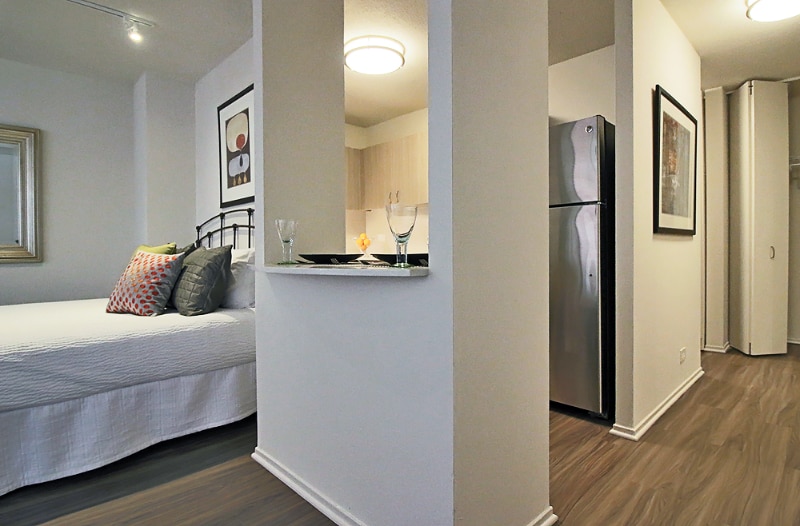 Building Photo - 1158 N Dearborn St