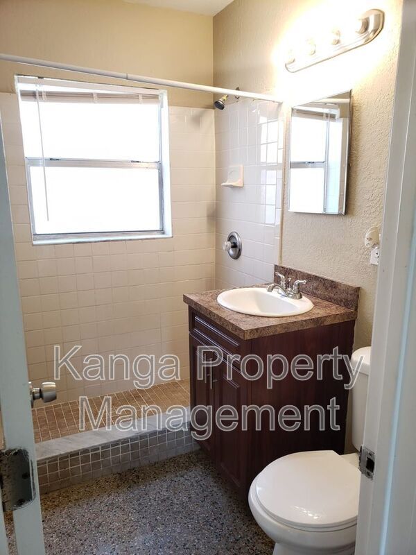 Building Photo - 3712 Henry Ave