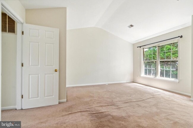 Building Photo - 2519 Dog Leg Ct