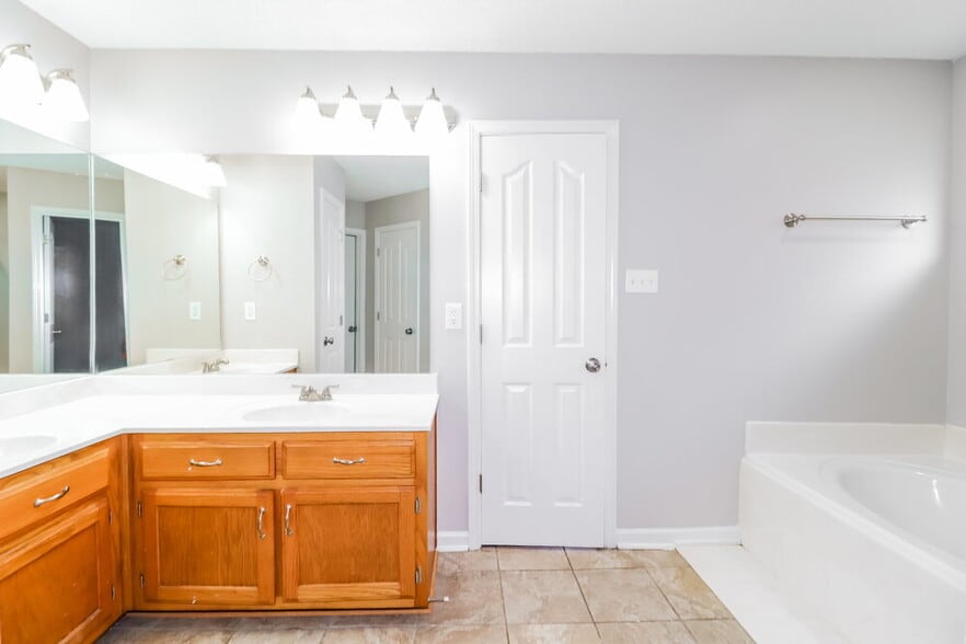 Building Photo - 5714 Pecan Trce