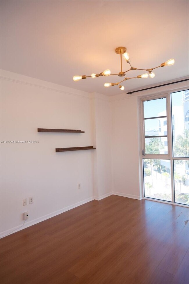 Building Photo - 2756 Day Ave