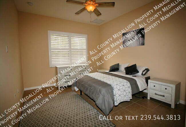 Building Photo - 11070 Esteban Dr