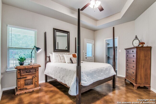 Building Photo - Luxury Duplex in Seguin with 3-bed, 2-bath...