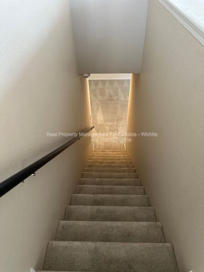 Building Photo - 748 Reflection Lake