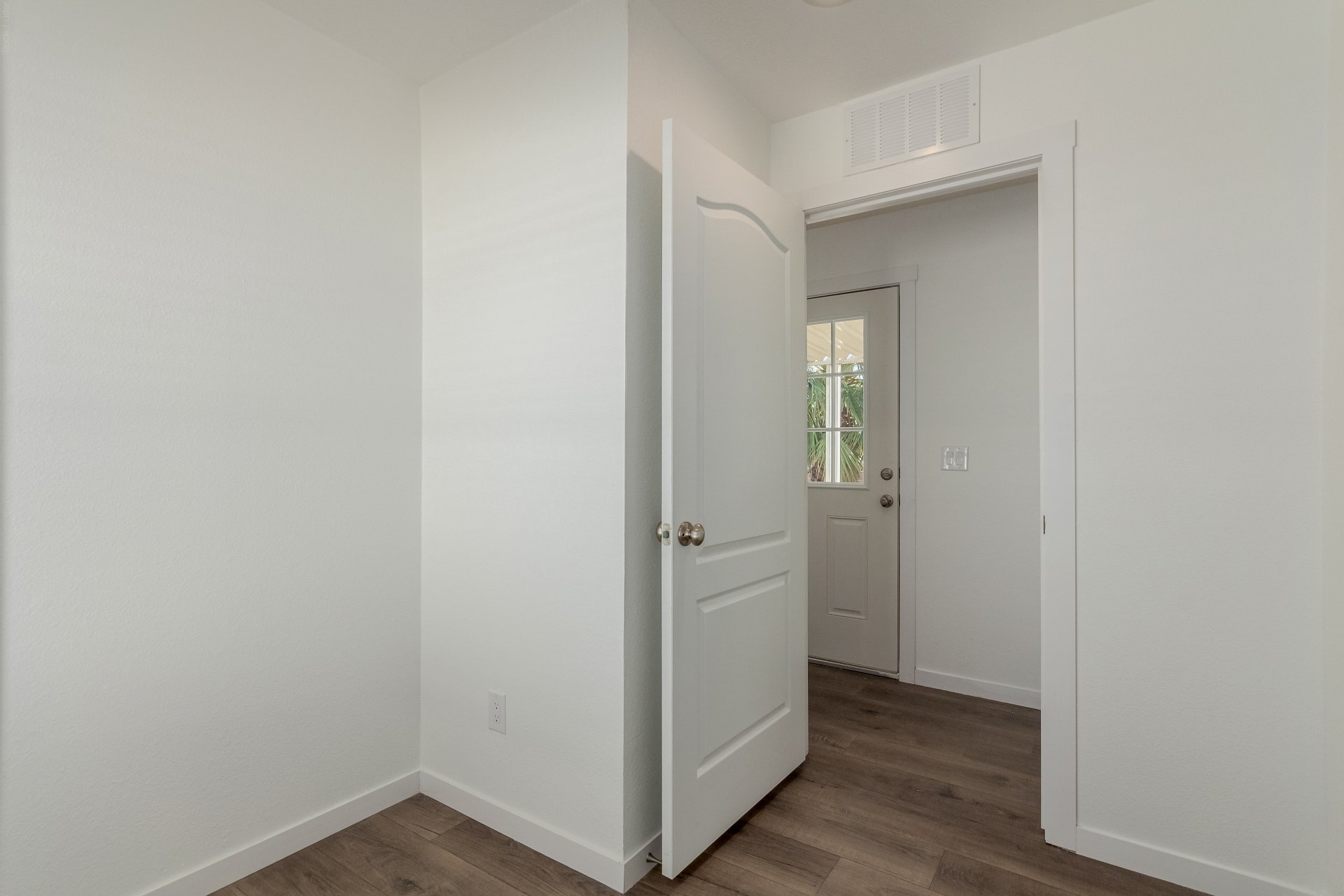 Building Photo - 5201 W Camelback Rd