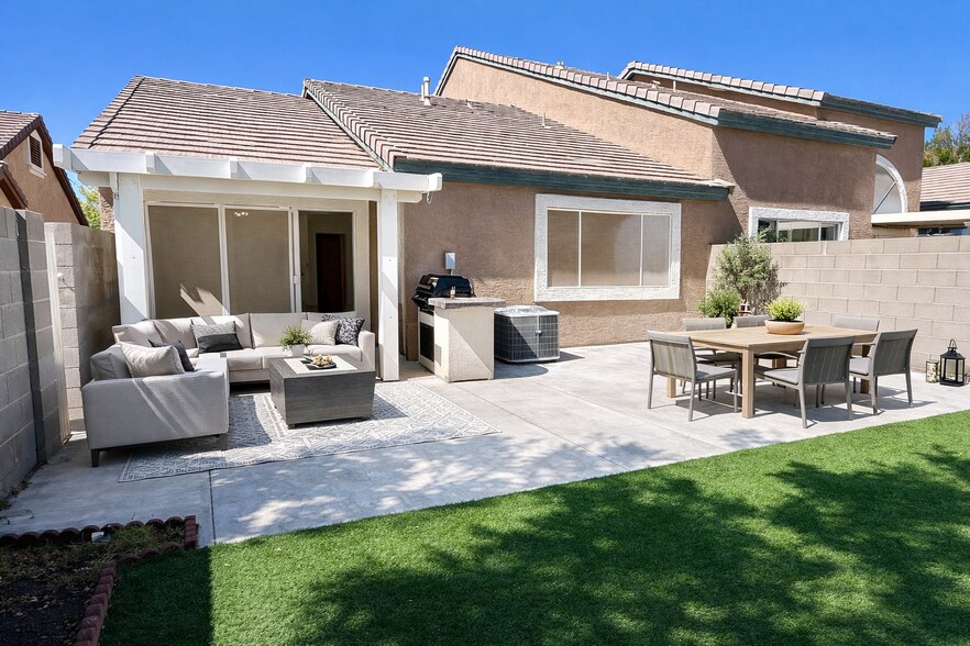 Building Photo - 618 Painted Cloud Pl