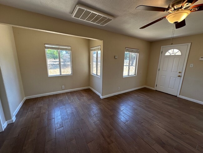 Building Photo - Cherry Valley 1