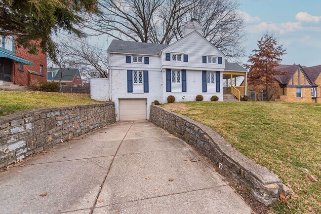 Building Photo - WESTWOOD - Freshly Updated & Move-In Ready! 4 bed 2.5 bath home