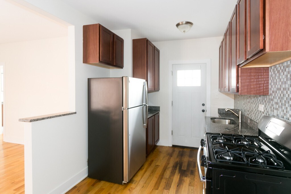 Building Photo - 3830 N Fremont