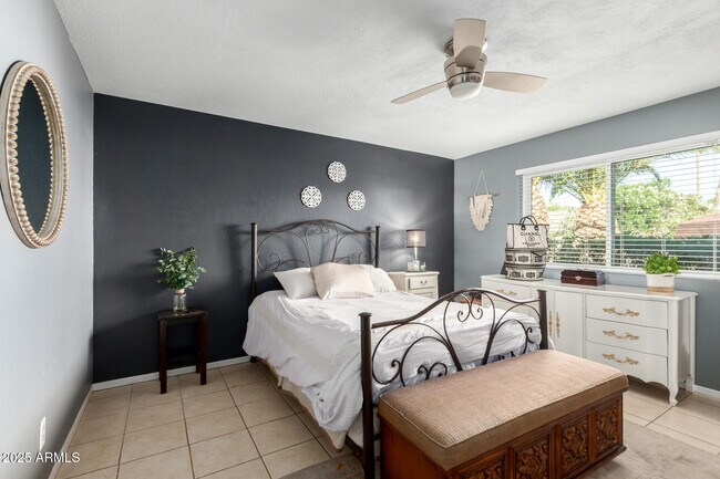 Building Photo - 2739 S Emerson Cir