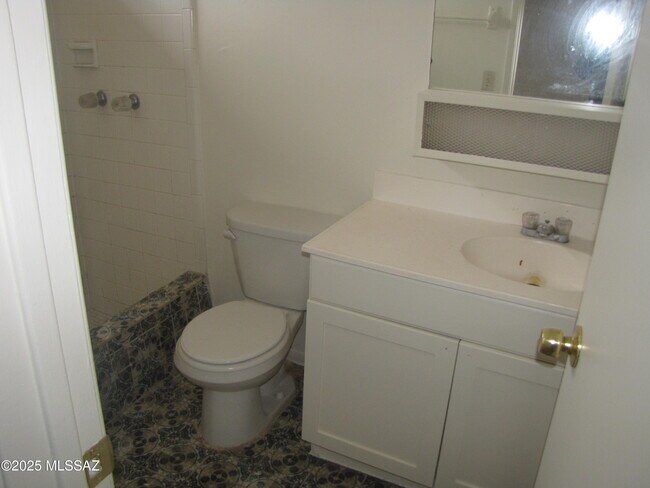 Building Photo - 6731 E Escalante Rd