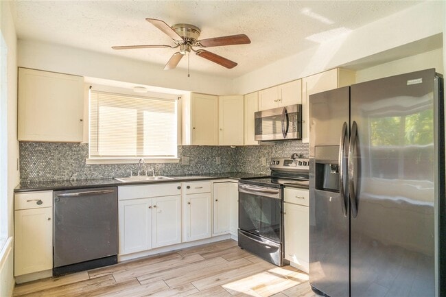 Building Photo - 17330 Heritage Bay Dr