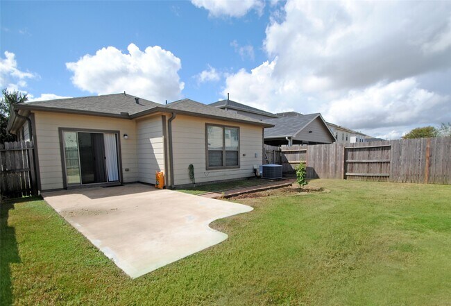 Building Photo - 18410 Fair Grange Ln