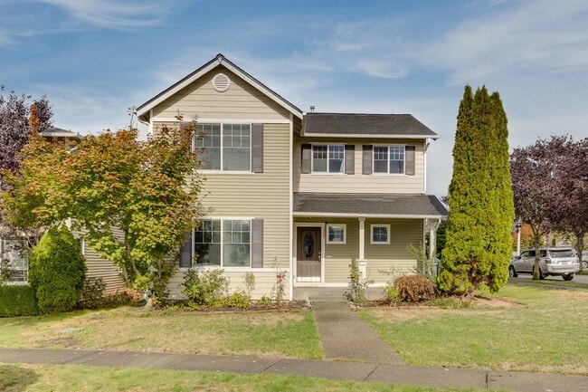 Primary Photo - Beautiful Two-Story Home for Rent in the C...