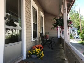 Building Photo - 15 Grove St