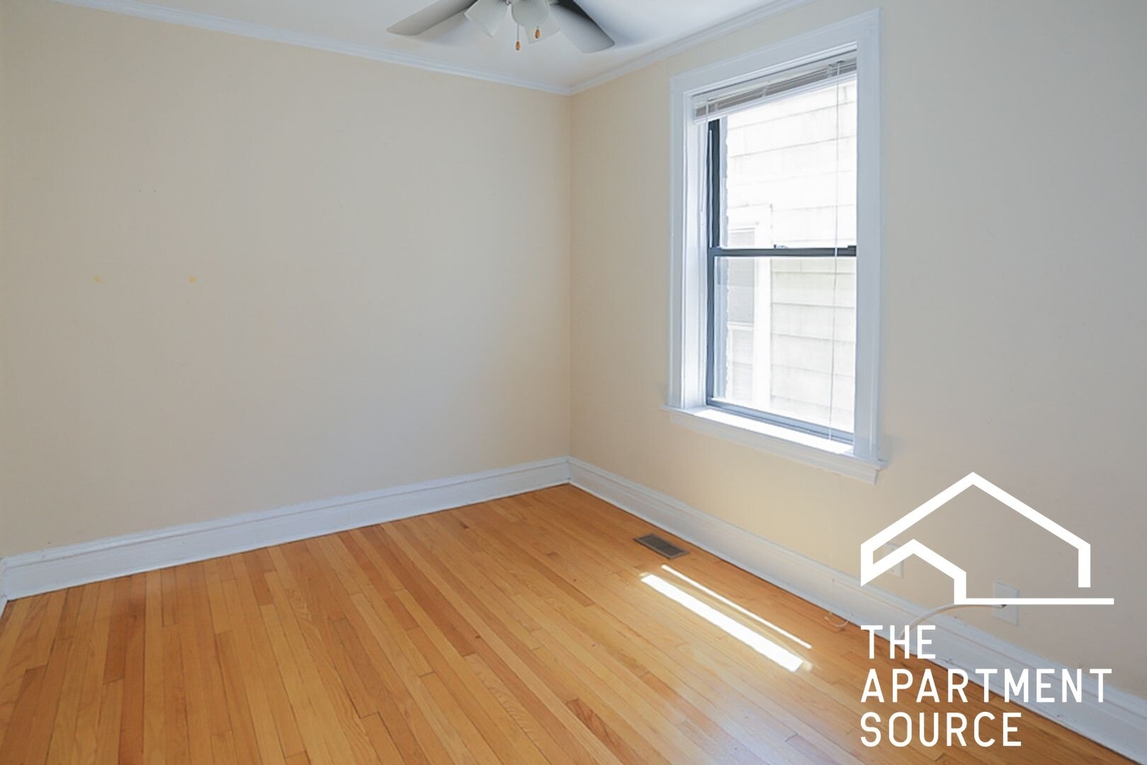 Building Photo - 3620 N Marshfield Ave