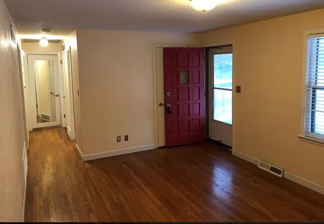 Building Photo - 2222 W 74th Terrace