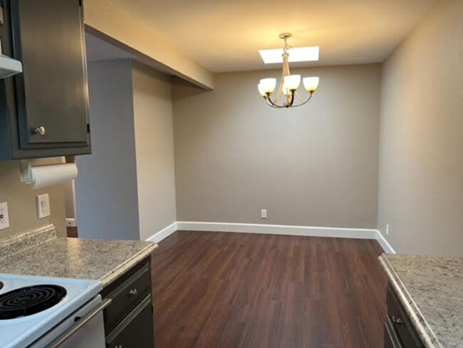 Building Photo - Charming 3 Bed 1 Bath Single Story Home