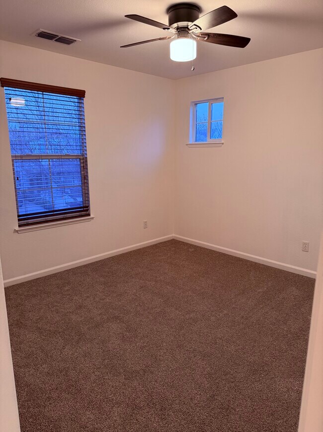 Building Photo - 252 W Terraza Way