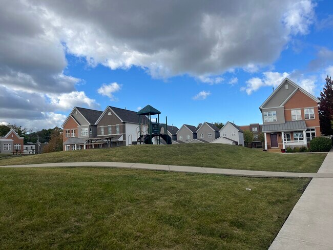 Building Photo - 1900 N Laramie Ave
