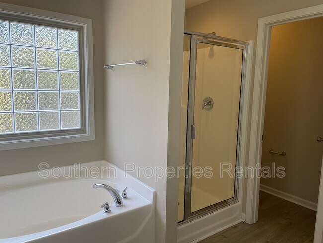 Building Photo - 42 Expedition Dr