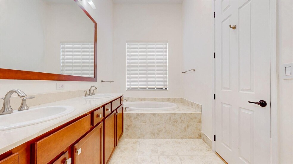 Building Photo - 4046 NW 85th Ave
