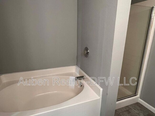 Building Photo - 3849 Irish Setter Dr