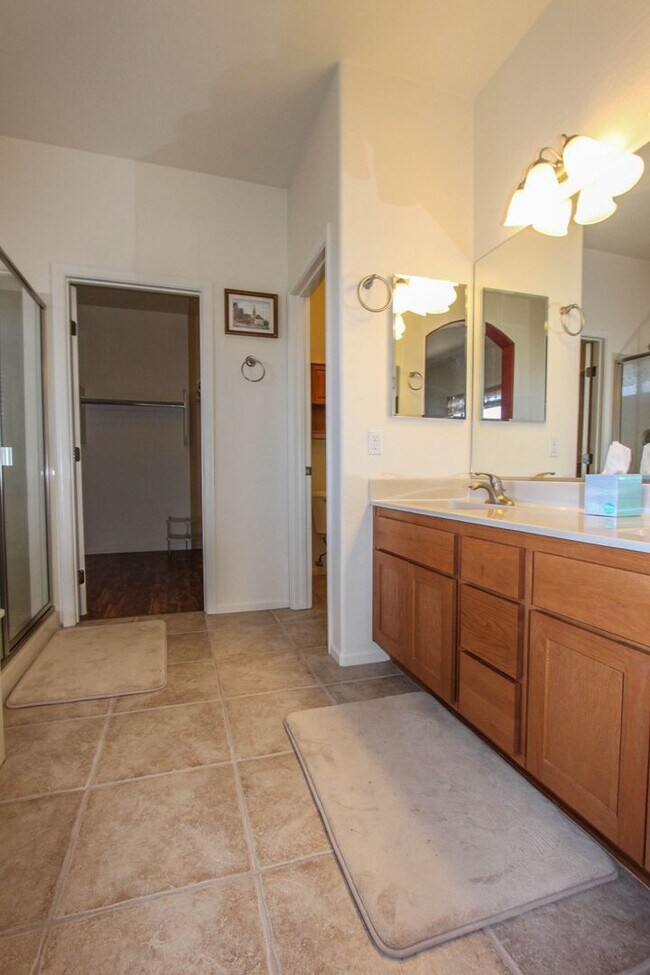 Building Photo - Furnished Home in Willow Hills