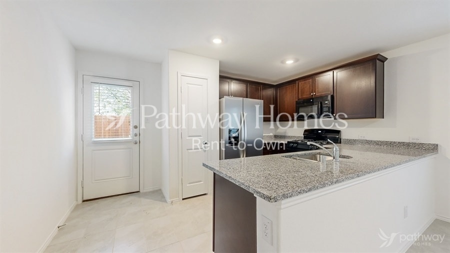Building Photo - 8809 Red Fox Trl