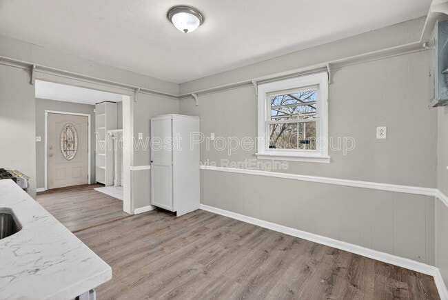 Building Photo - 1157 Redman Blvd