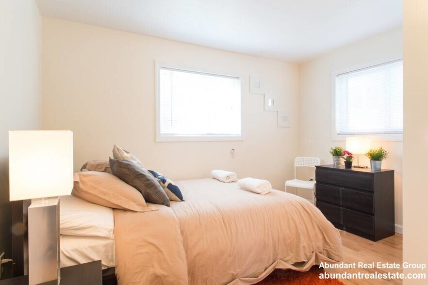 Building Photo - 17 Oxford Cir