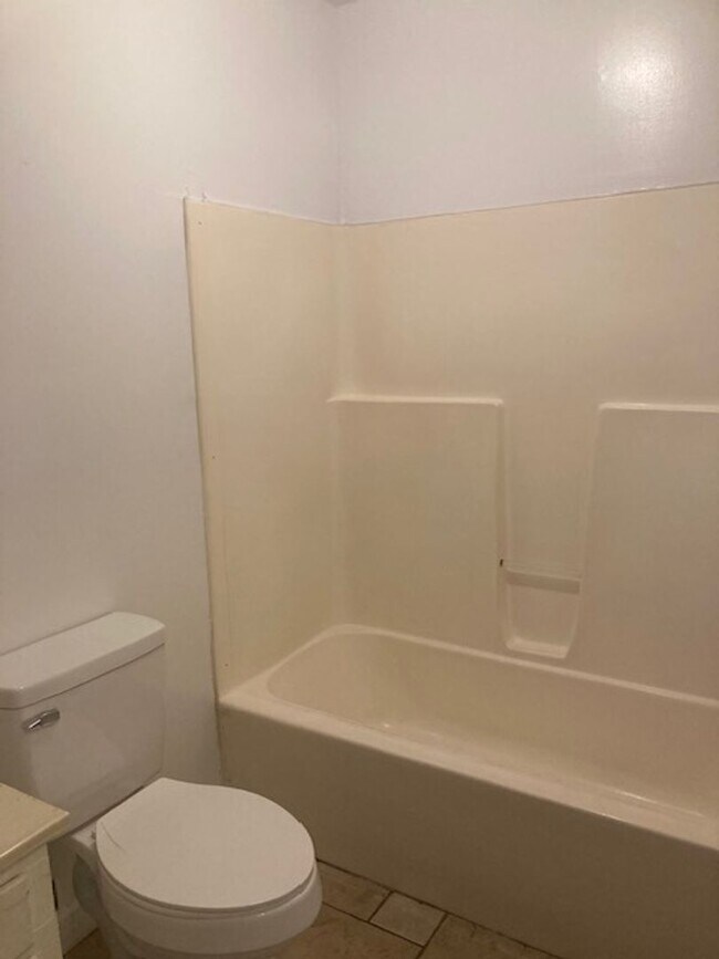 Building Photo - Gulfport 3 Bedroom