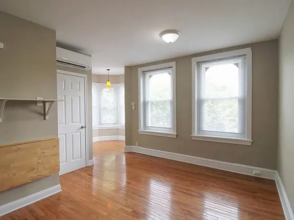 Building Photo - 920 S St Bernard St